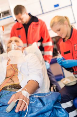Paramedik ambulans tedavi ile hasta hasta