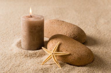 Spa hala doğa kahverengi mum ve taşlar