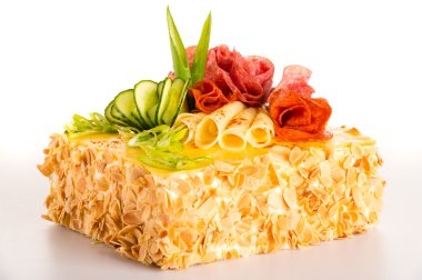 tuzlu pasta ekmek peynir salam pasta dekore edilmiştir.