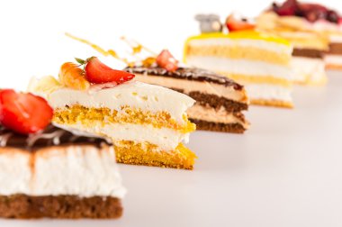 tart dilim tatlı pasta seçimi close-up