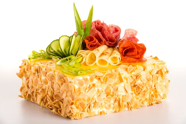 tuzlu pasta ekmek peynir salam pasta dekore edilmiştir.