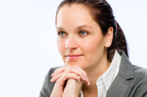 Porträtt av avslappnad kvinnlig business anställd — Stockfoto