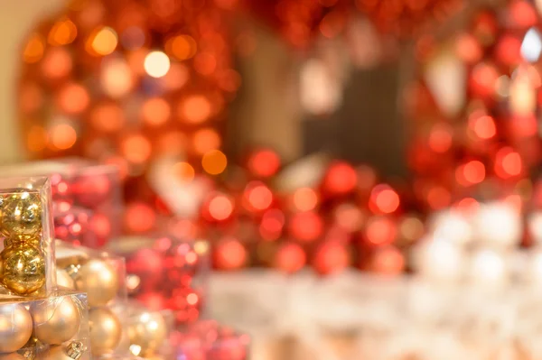 红色圣诞装饰闪闪发光的背景 — 图库照片