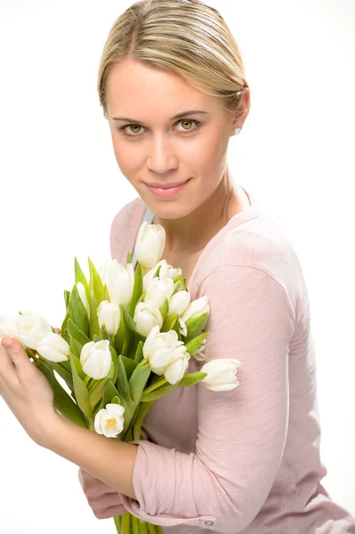 Ρομαντική γυναίκα κρατήστε ανθοδέσμη λουλουδιών τουλίπα λευκό — Φωτογραφία Αρχείου