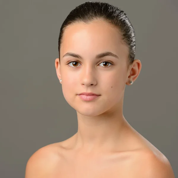 Teenage girl with pure skin — Stock Photo, Image