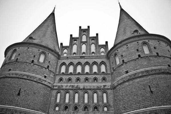 De stad Holstentor in Lübeck — Stockfoto