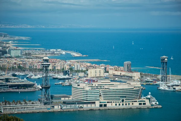 Luchtfoto van haven in barcelona — Stockfoto