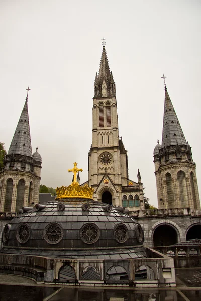 O santuário de Lourdes (Pirinéus, França ) — Fotografia de Stock