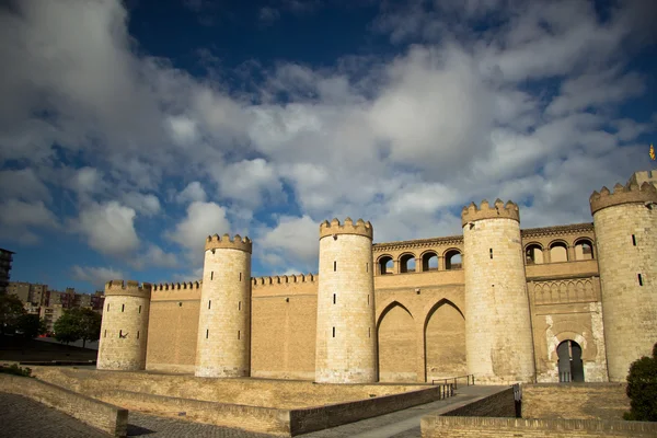 Aljafería palace w zaragoza, Hiszpania — Zdjęcie stockowe