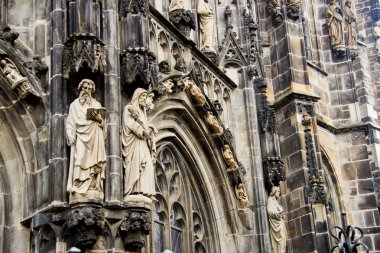 Aachen Gotik Katedrali, heykeller