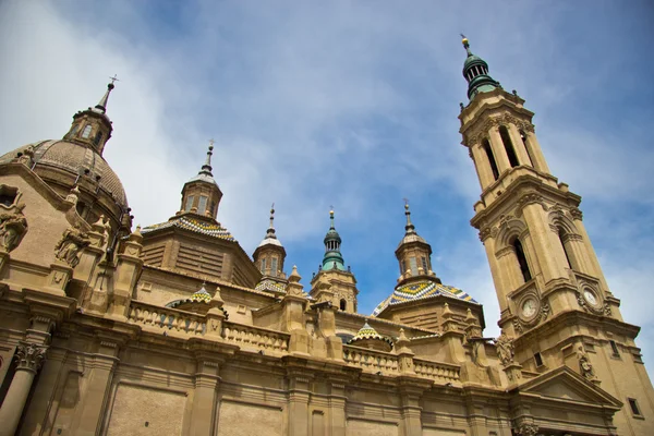 西班牙萨拉戈萨大教堂的塔楼 — 图库照片