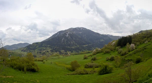 Dalen i Pyrenéerna, Frankrike — Stockfoto