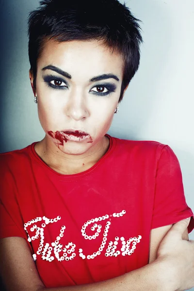 beş para etmez kız