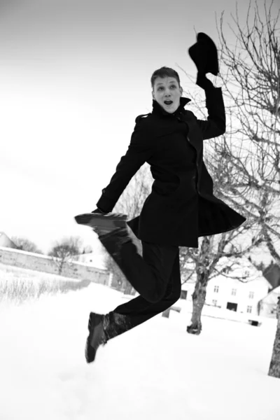 Stínované muž na skok křivky nohou — Stock fotografie