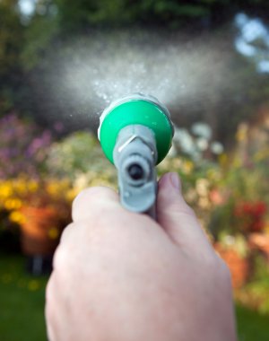 Bahçe çiçek sulama hortumu boru