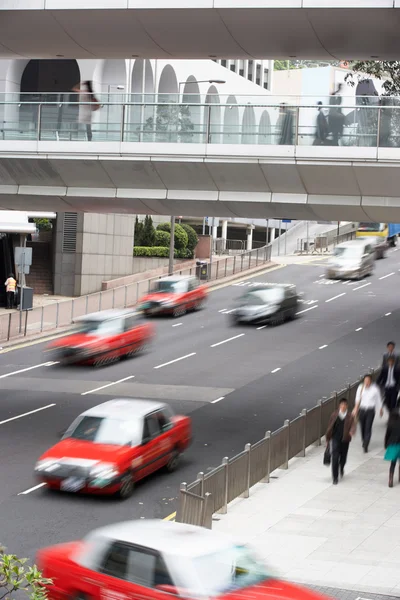 Traffico lungo occupato Hong Kong Street — Foto Stock