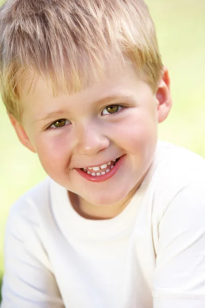 Outdoor Portrait Of Smiling Young Boy — Stock Photo, Image