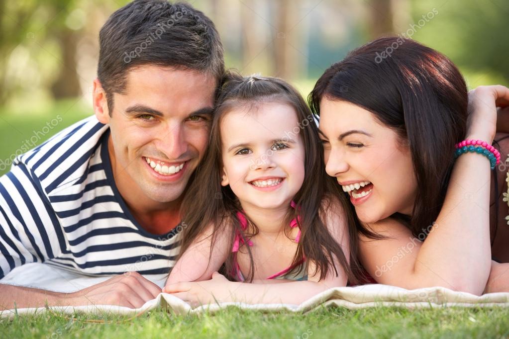 Featured image of post Imagens De Pessoas Felizes Sorrindo Pesquisas indicam que pessoas que sorriem muito durante a vida tem uma expectativa de quando agimos sorrindo agimos melhor e transformamos o mundo com a mesma intensidade positiva