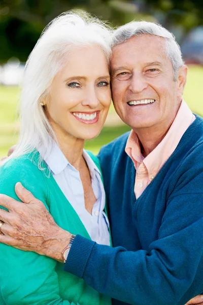 Outdoor Portrait Of Happy Senior Couple — Stock Photo, Image