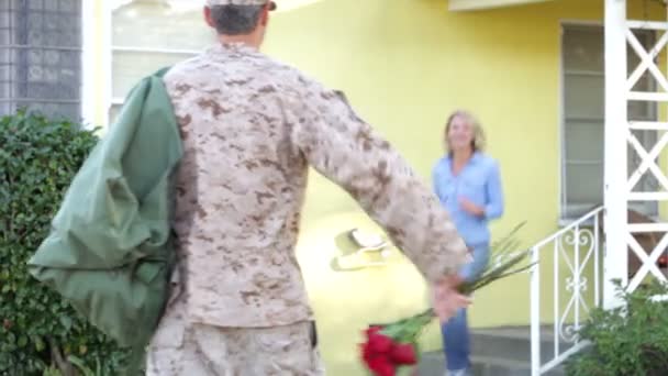 Wife Welcoming Husband Home On Army Leave — Stock Video