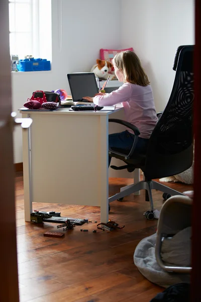 Girl Studying — Stock Photo, Image
