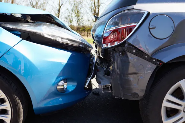 Auto beschädigt — Stockfoto