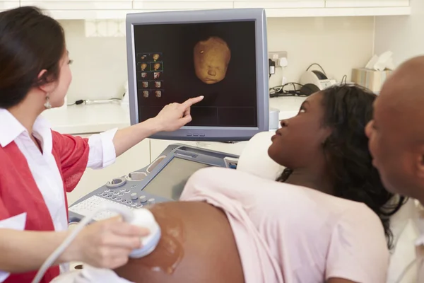 Pregnant Having 4D Ultrasound Scan — Stock Photo, Image