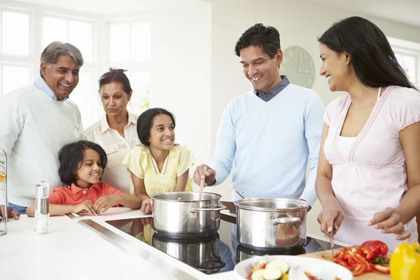 Indian Family Cooking Meal — Stock Photo, Image