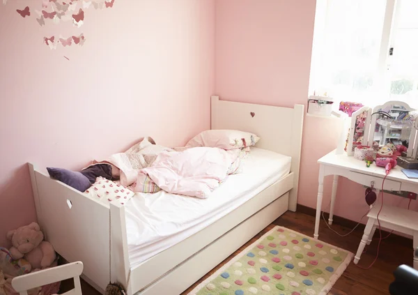 Chambre d'enfant vide et désordonnée — Photo