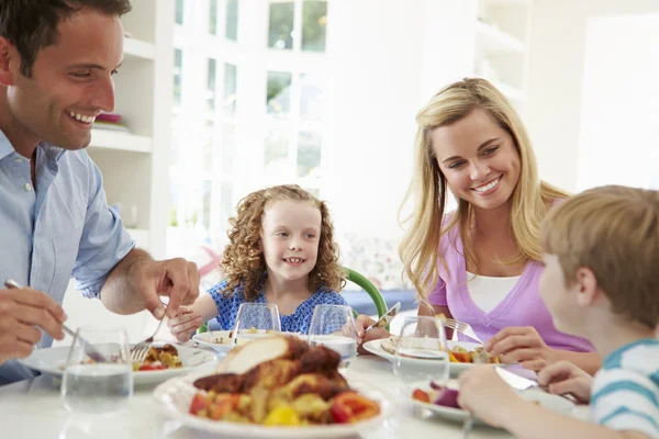 Family Eating Meal At Home — Stock Photo, Image