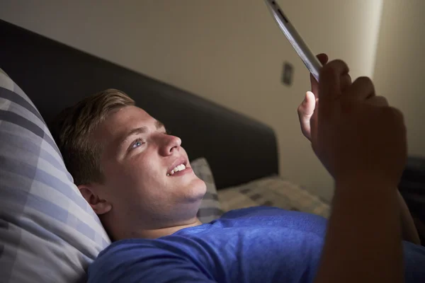 Teenage Boy Using Digital Tablet — Stock Photo, Image