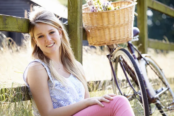 Teenage Girl Relaxing On Cycle Ride — Stock Photo, Image