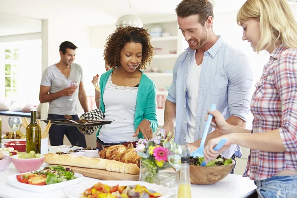 Group Of Friends Having Dinner — Stock Photo, Image