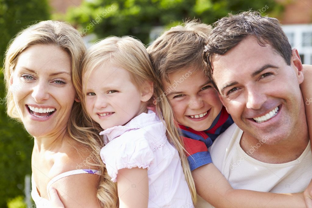 счастливая дружная семья. Happy family in canada ютуб. семья. счасстлива ядружная семья. материальное благополучие в семье.