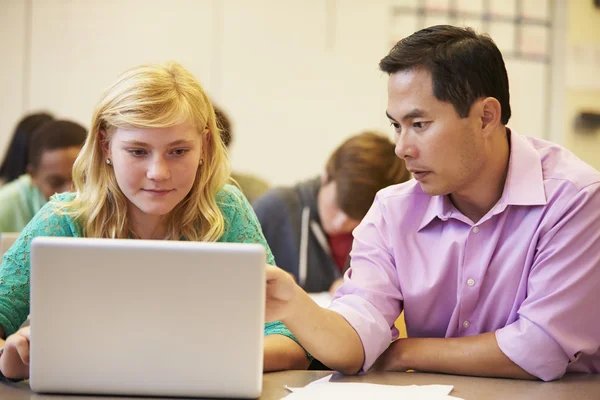 Gymnasiast mit Lehrer — Stockfoto