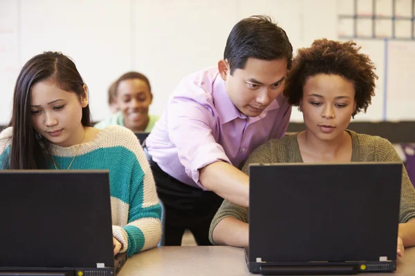 High School Students With Teacher — Stock Photo, Image