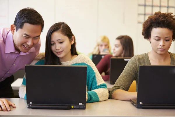 High School Students With Teacher — Stock Photo, Image