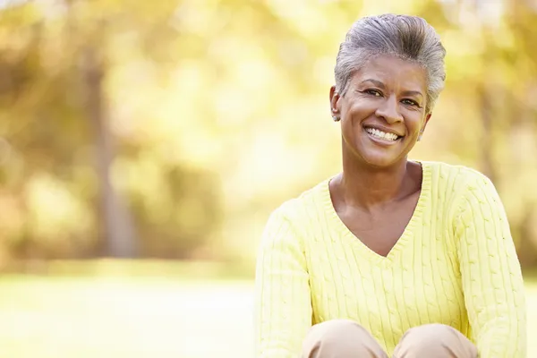 Woman Relaxing In Autumn Landscape — Stock Photo, Image