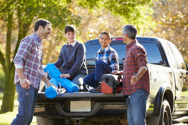 Fathers With Sons Unpacking Truck — Stock Photo, Image