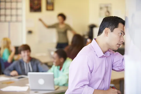 Stressad gymnasielärare — Stockfoto