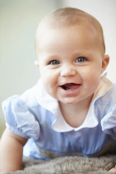 Retrato de lindo bebé niño —  Fotos de Stock