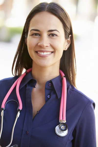 Zewnątrz portret kobiety pielęgniarki Obraz Stockowy