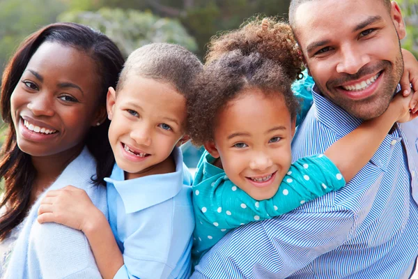 Familia afroamericana — Foto de Stock