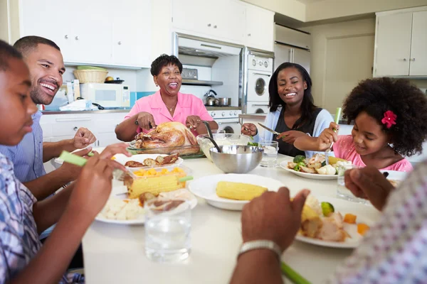 Multi-Generation Family Eating Meal — Stock Photo, Image