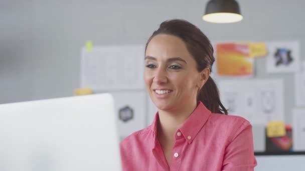 Businesswoman Office Making Video Call Desk Laptop — Stock Video