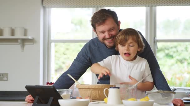 Father Son Pyjamas Baking Kitchen Home Recipe Digital Tablet — 비디오