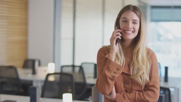 Smiling Businesswoman Phone Call Standing Modern Open Plan Office — 图库视频影像