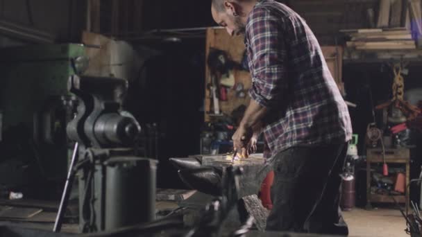 Male Blacksmith Lighting Wood Shavings Firesteel Wood Shavings Using Knife — Stock Video