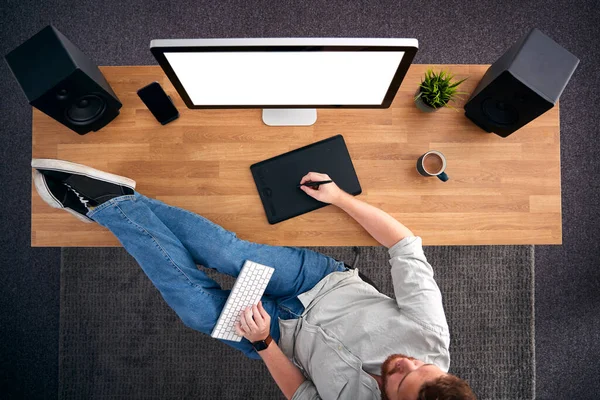 Overhead View Casual Male Graphic Designer Computer Feet Desk Keyboard — 스톡 사진