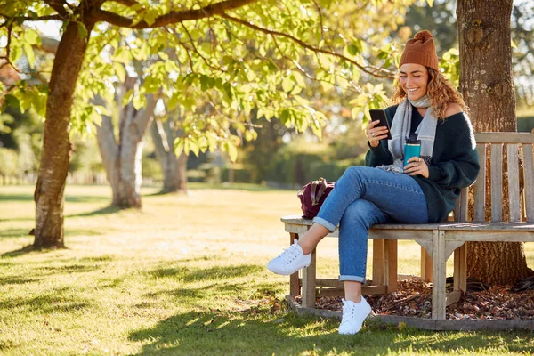 Smiling Young Woman Wearing Hat Scarf Sitting Bench Autumn Park — Stock Fotó